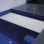 Swimming Pools in the middle of winter – Automatic pool covers and solutions 